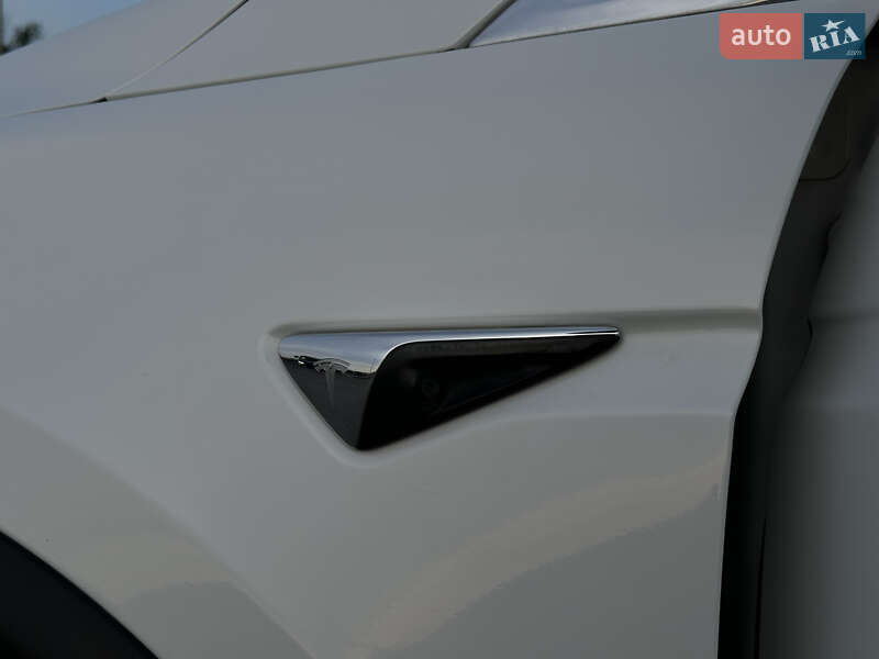 Внедорожник / Кроссовер Tesla Model X 2018 в Радивилове