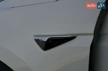 Внедорожник / Кроссовер Tesla Model X 2018 в 