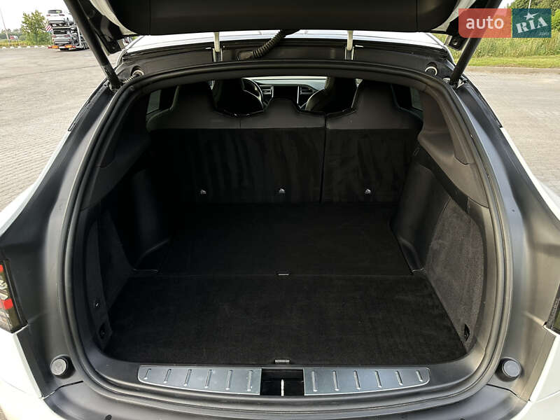 Внедорожник / Кроссовер Tesla Model X 2018 в Радивилове