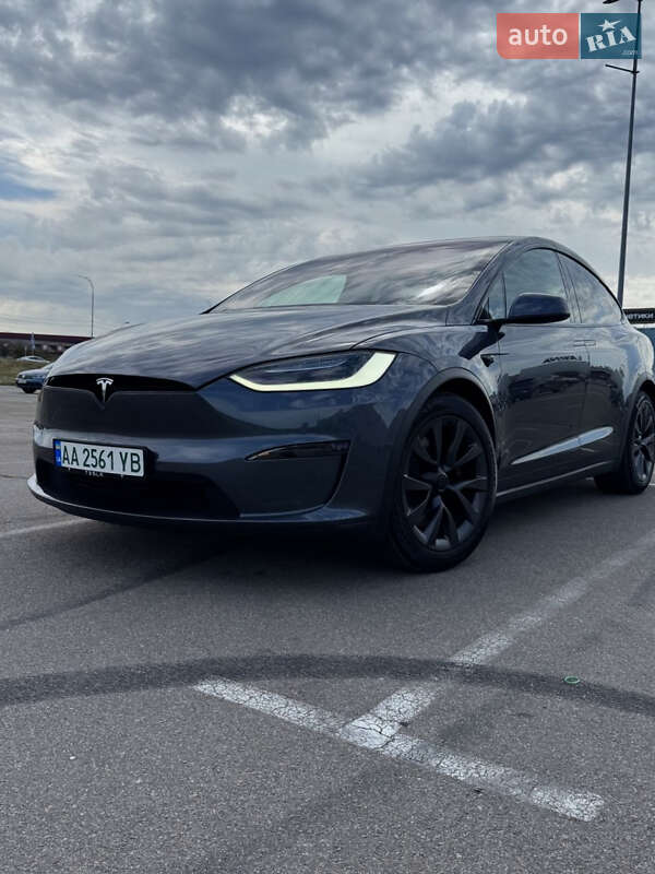 Tesla Model X 2022