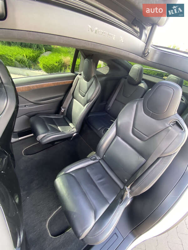 Позашляховик / Кросовер Tesla Model X 2017 в Харкові