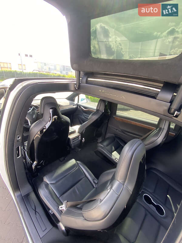 Позашляховик / Кросовер Tesla Model X 2017 в Харкові