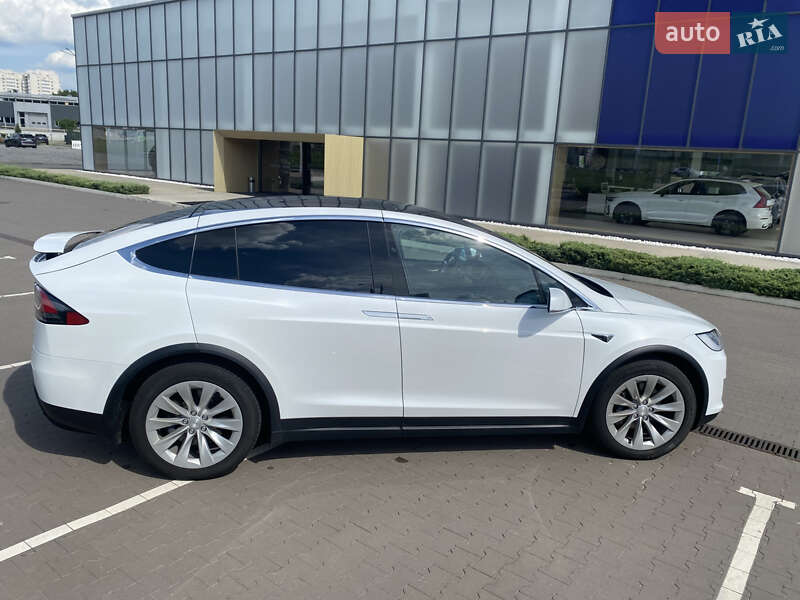 Позашляховик / Кросовер Tesla Model X 2017 в Харкові