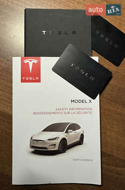 Позашляховик / Кросовер Tesla Model X 2024 в 
