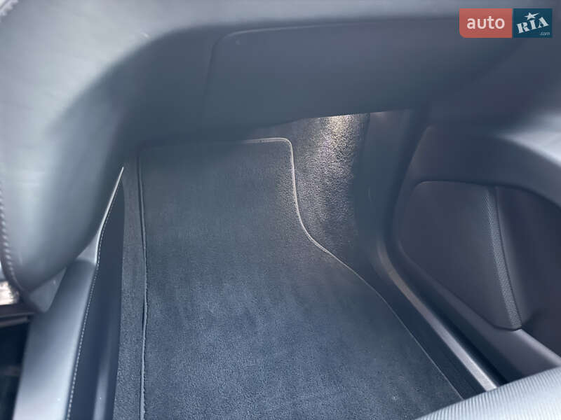 Позашляховик / Кросовер Tesla Model X 2016 в Дніпрі