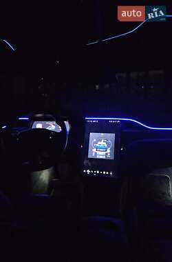 Внедорожник / Кроссовер Tesla Model X 2019 в 