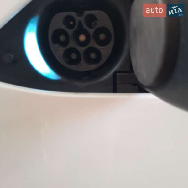 Внедорожник / Кроссовер Tesla Model X 2017 в Сумах