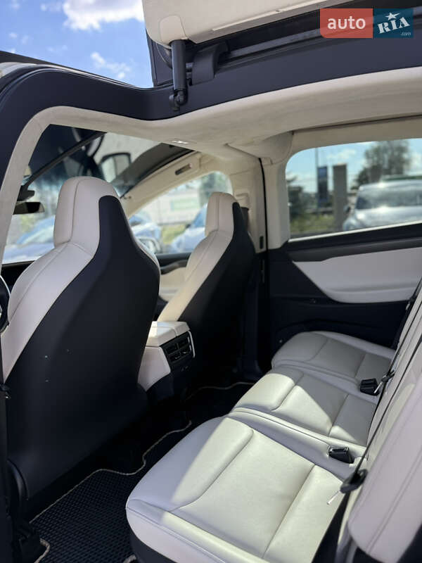 Внедорожник / Кроссовер Tesla Model X 2018 в Виннице