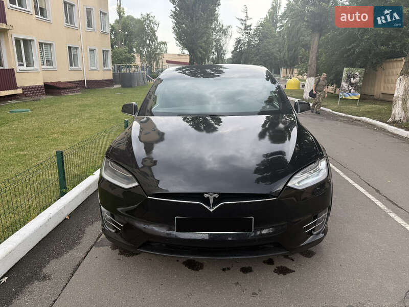 Позашляховик / Кросовер Tesla Model X 2017 в Києві