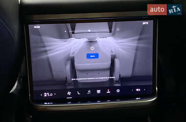 Позашляховик / Кросовер Tesla Model X 2024 в 