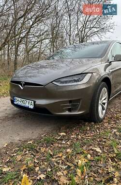 Позашляховик / Кросовер Tesla Model X 2016 в 