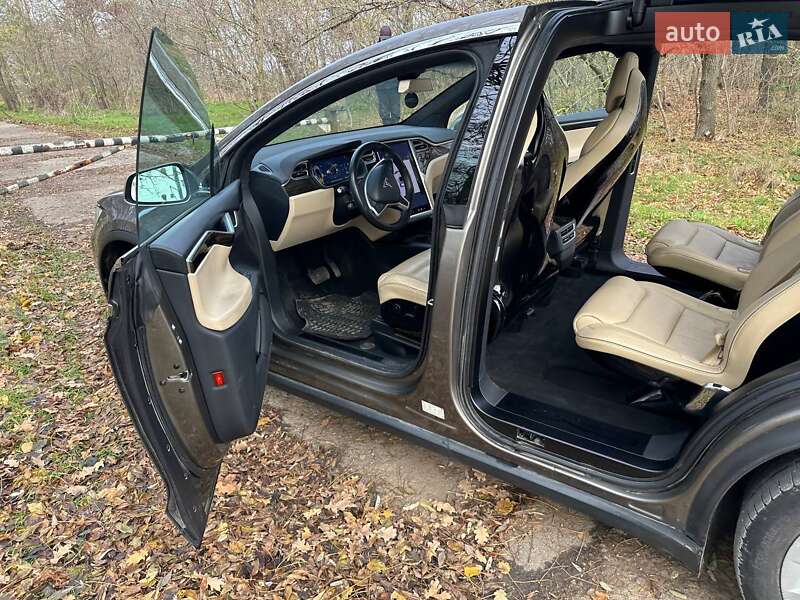 Внедорожник / Кроссовер Tesla Model X 2016 в Одессе фото 9 Внедорожник / Кроссовер Tesla Model X 2016 в Одессе