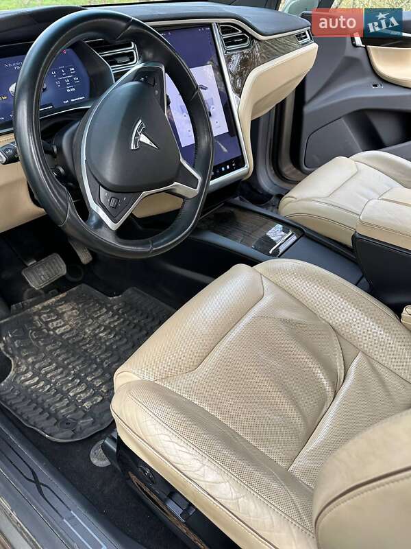 Внедорожник / Кроссовер Tesla Model X 2016 в Одессе фото 7 Внедорожник / Кроссовер Tesla Model X 2016 в Одессе