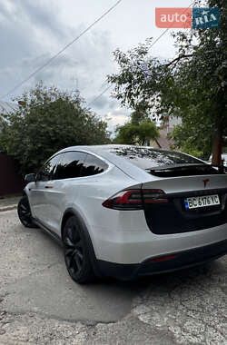 Внедорожник / Кроссовер Tesla Model X 2017 в 