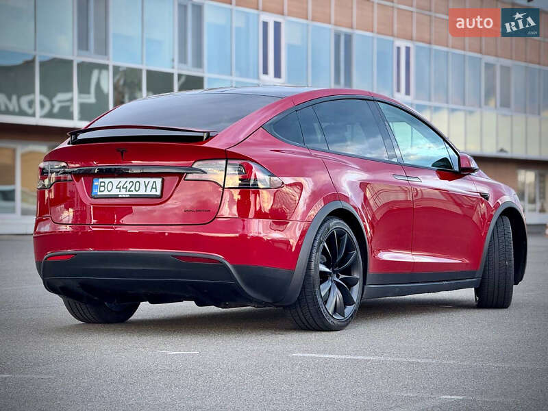 Позашляховик / Кросовер Tesla Model X 2019 в Києві