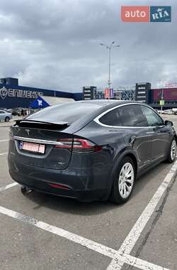 Позашляховик / Кросовер Tesla Model X 2017 в 