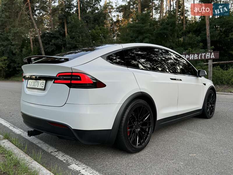 Позашляховик / Кросовер Tesla Model X 2018 в Києві