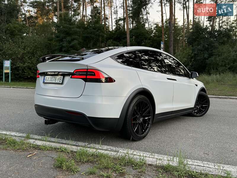 Позашляховик / Кросовер Tesla Model X 2018 в Києві