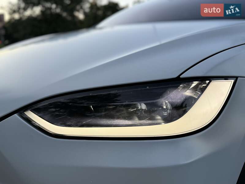 Позашляховик / Кросовер Tesla Model X 2018 в Києві