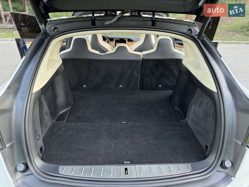 Позашляховик / Кросовер Tesla Model X 2018 в Києві