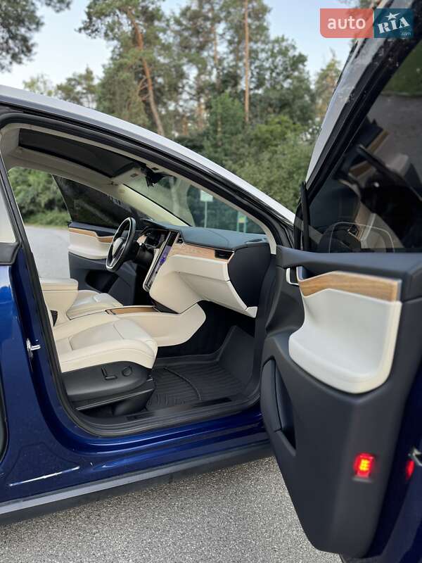 Позашляховик / Кросовер Tesla Model X 2018 в Києві
