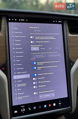 Позашляховик / Кросовер Tesla Model X 2018 в 