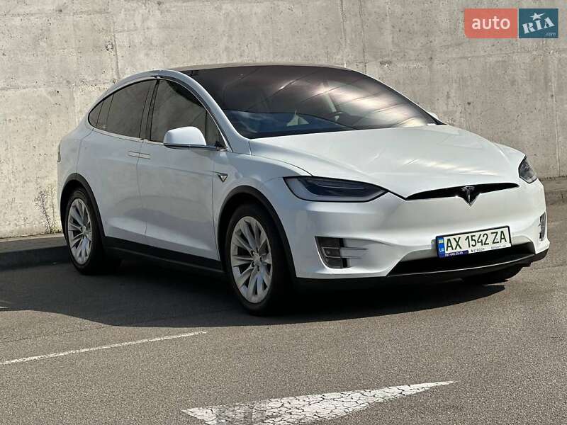Позашляховик / Кросовер Tesla Model X 2017 в Києві