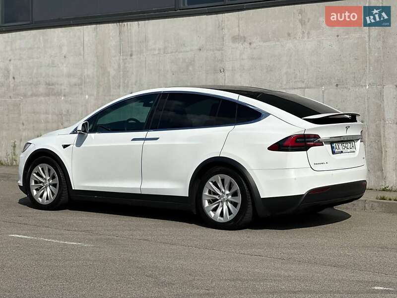 Позашляховик / Кросовер Tesla Model X 2017 в Києві