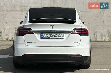 Позашляховик / Кросовер Tesla Model X 2017 в 