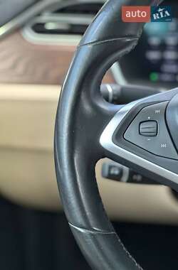 Позашляховик / Кросовер Tesla Model X 2017 в 