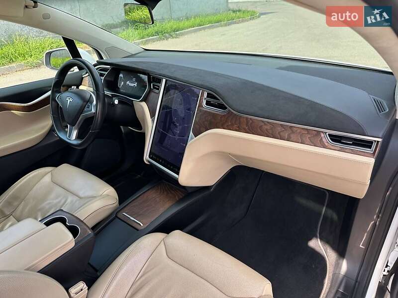 Позашляховик / Кросовер Tesla Model X 2017 в Києві