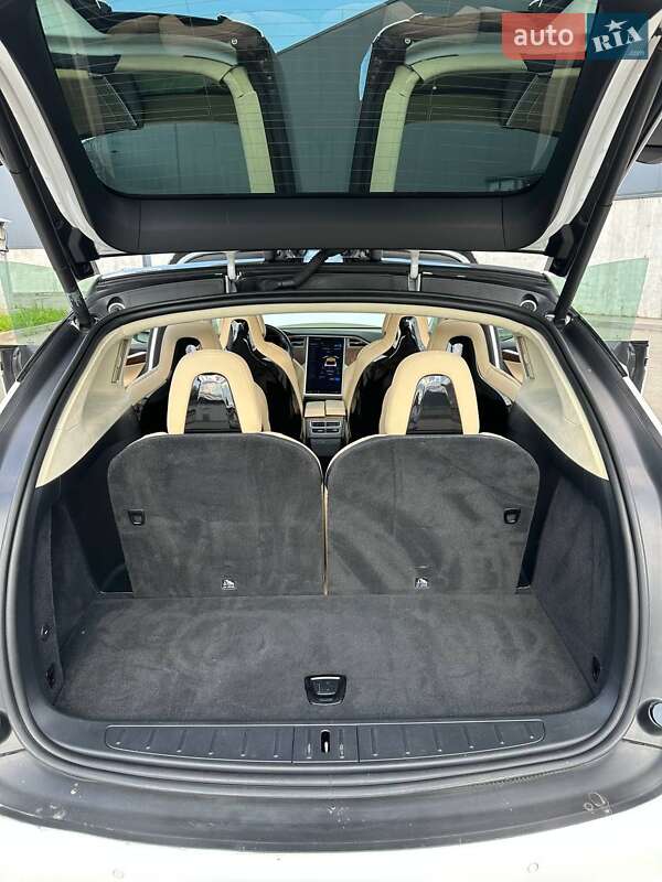 Позашляховик / Кросовер Tesla Model X 2017 в Києві