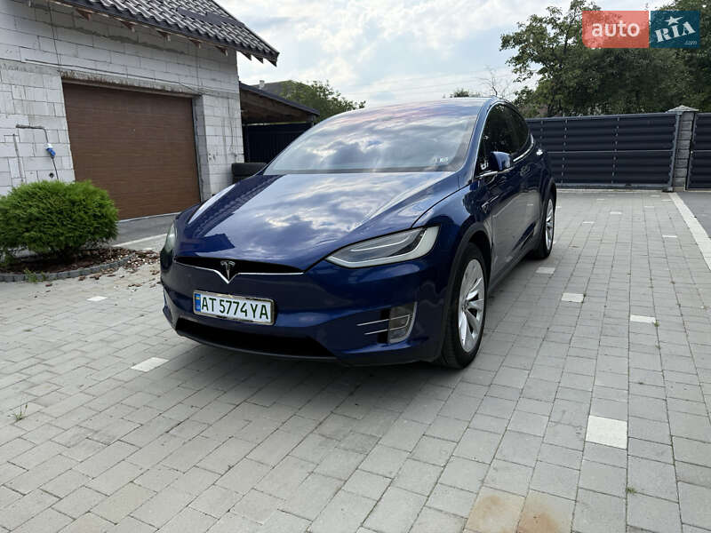 Позашляховик / Кросовер Tesla Model X 2016 в Івано-Франківську