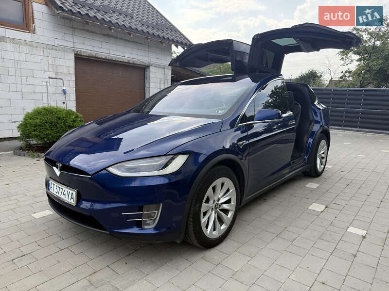 Позашляховик / Кросовер Tesla Model X 2016 в Івано-Франківську