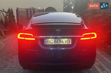 Позашляховик / Кросовер Tesla Model X 2018 в 