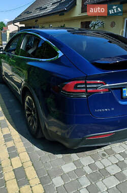 Позашляховик / Кросовер Tesla Model X 2018 в 