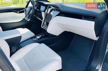 Позашляховик / Кросовер Tesla Model X 2018 в 