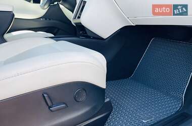 Позашляховик / Кросовер Tesla Model X 2018 в 