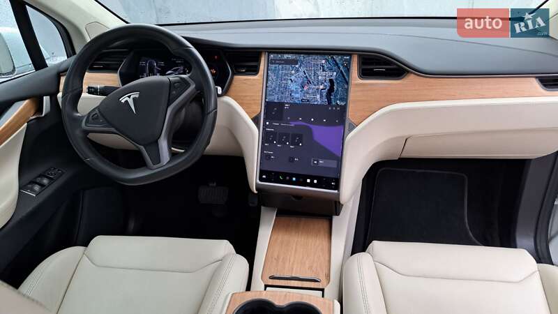 Позашляховик / Кросовер Tesla Model X 2018 в Костопілі