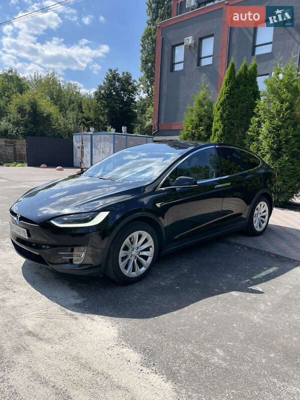 Позашляховик / Кросовер Tesla Model X 2018 в Києві
