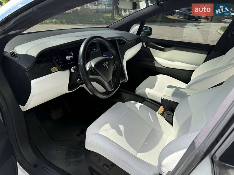 Позашляховик / Кросовер Tesla Model X 2018 в Тернополі