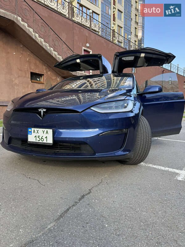 Tesla Model X 2021