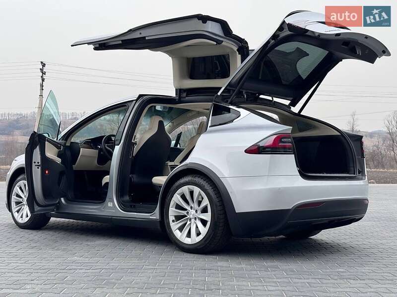 Позашляховик / Кросовер Tesla Model X 2018 в Полтаві