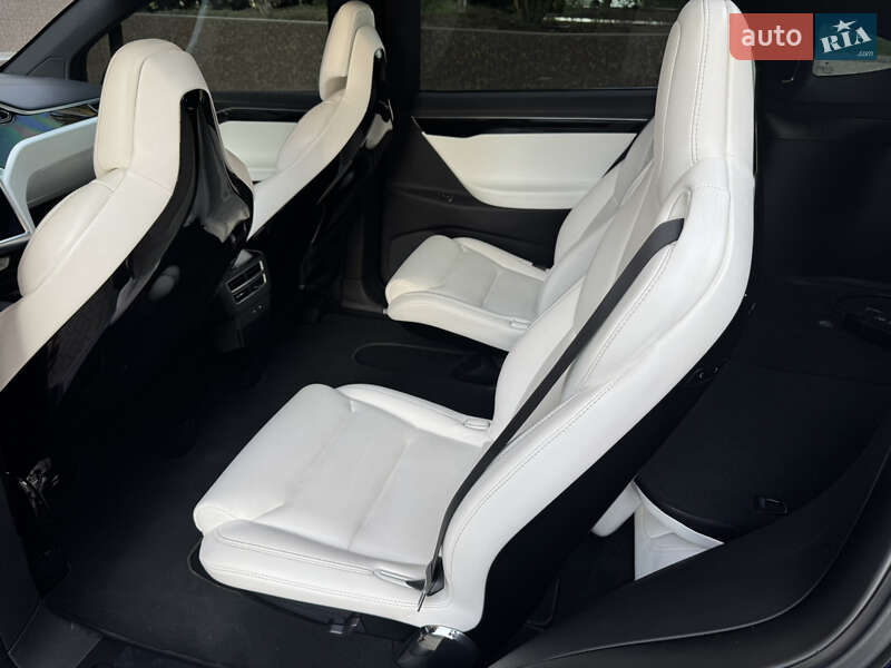 Внедорожник / Кроссовер Tesla Model X 2016 в Одессе