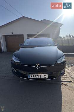 Позашляховик / Кросовер Tesla Model X 2016 в 