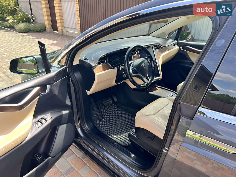 Позашляховик / Кросовер Tesla Model X 2017 в Житомирі