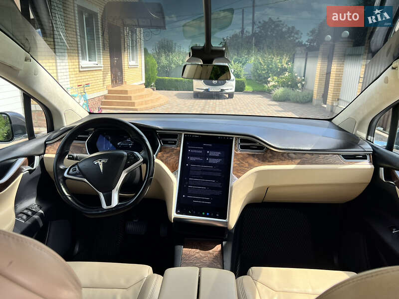 Позашляховик / Кросовер Tesla Model X 2017 в Житомирі