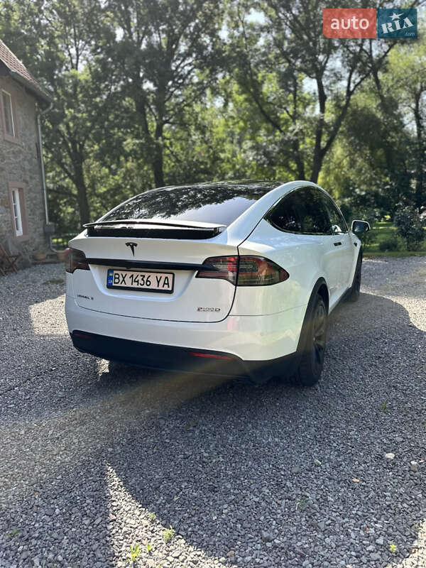 Позашляховик / Кросовер Tesla Model X 2017 в Хмельницькому
