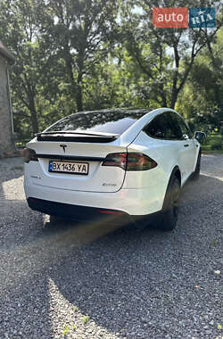 Внедорожник / Кроссовер Tesla Model X 2017 в 