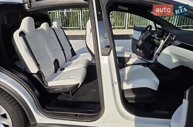 Внедорожник / Кроссовер Tesla Model X 2017 в 